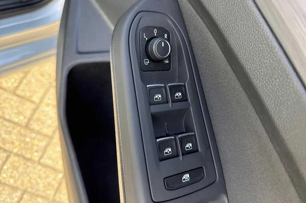 2022-volkswagen-golf-15-tsi-style-150ps-hatchback-big-23