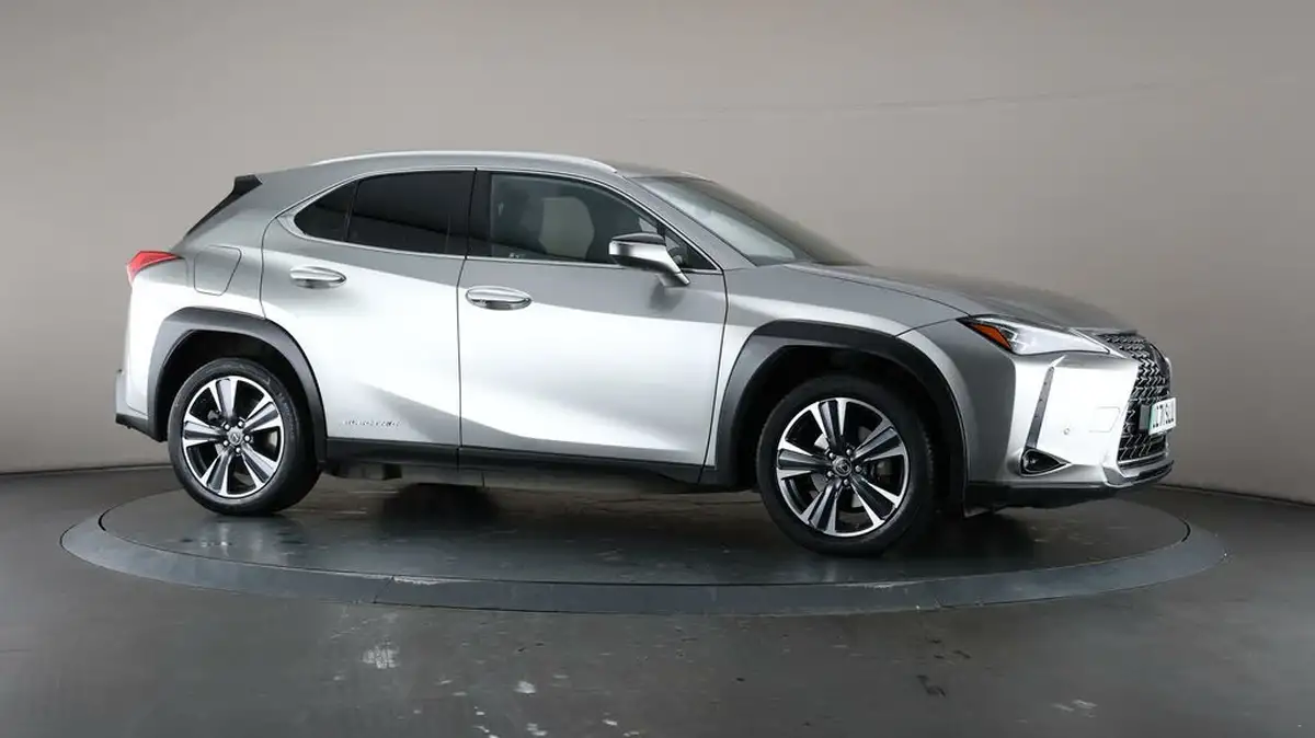 2021-lexus-ux-300e-e-ux-big-55