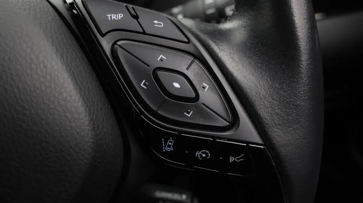 2022-toyota-c-hr-20-vvt-i-excel-big-38