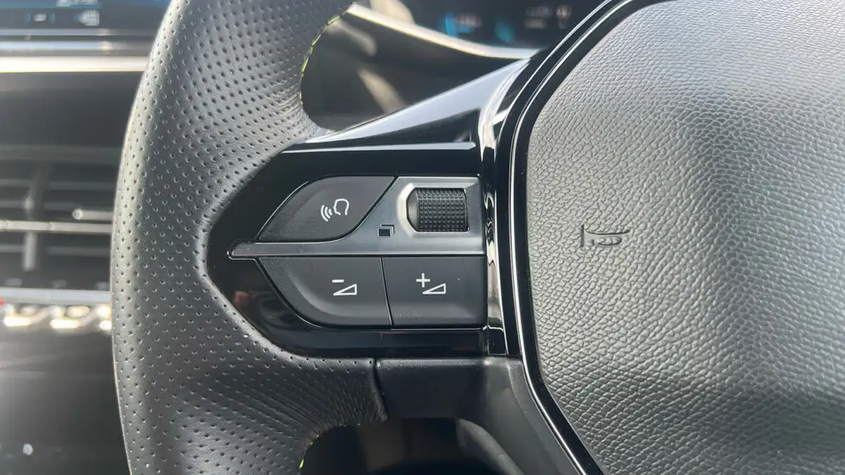 2021-peugeot-2008-suv-e-gt-big-22