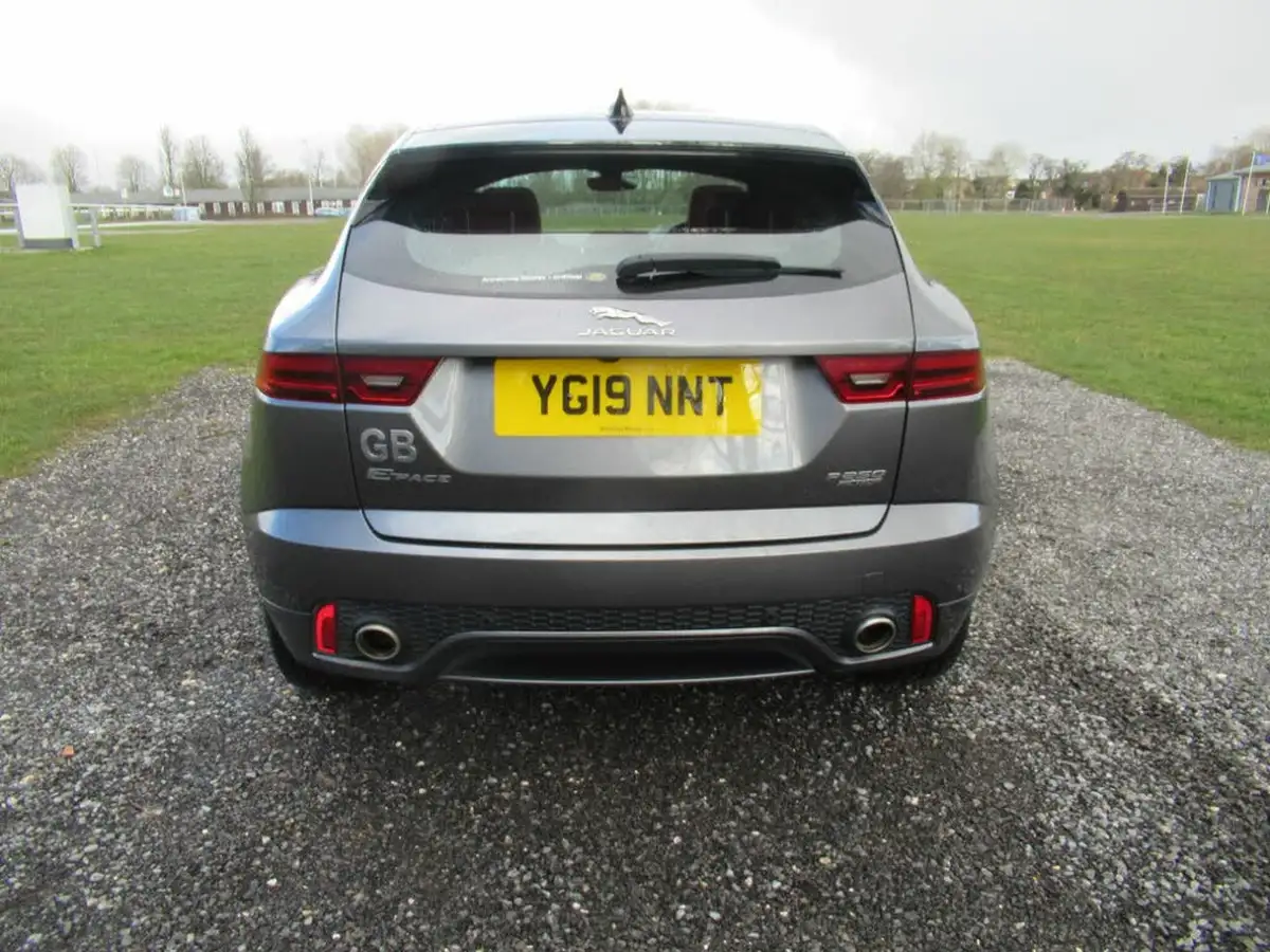 2019-jaguar-e-pace-20-i4-r-dynamic-se-249ps-big-4