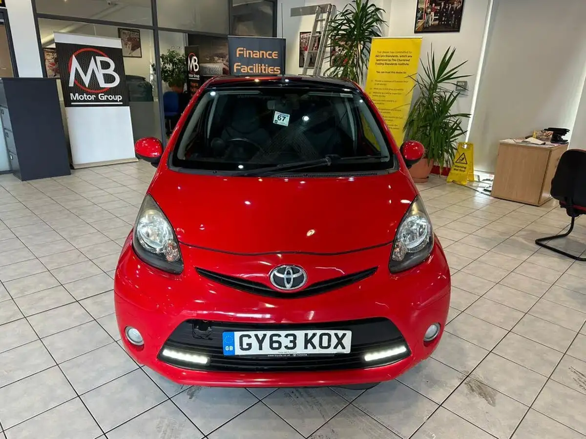 2013-toyota-aygo-10-mode-ac-3d-big-2