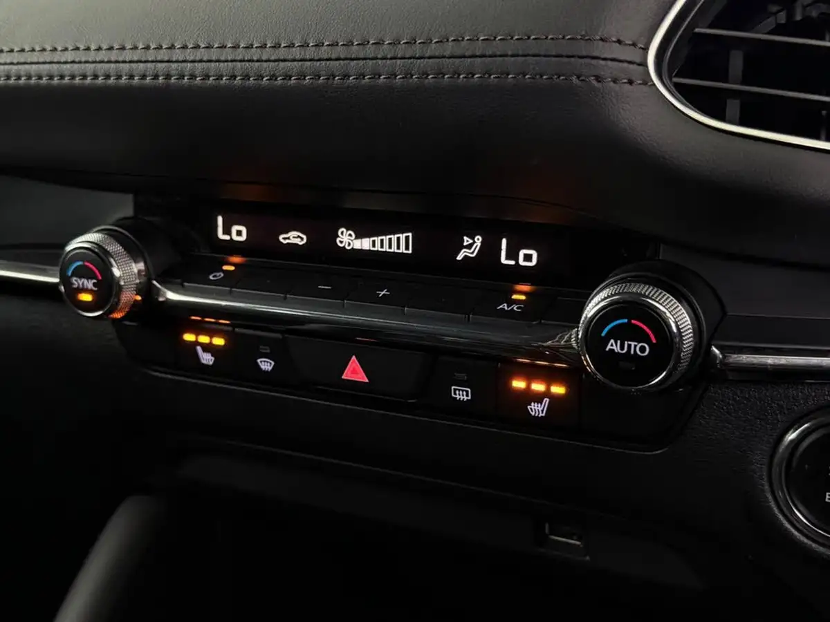 2021-mazda-mazda3-20-sport-lux-122ps-hatchback-5d-auto-big-39