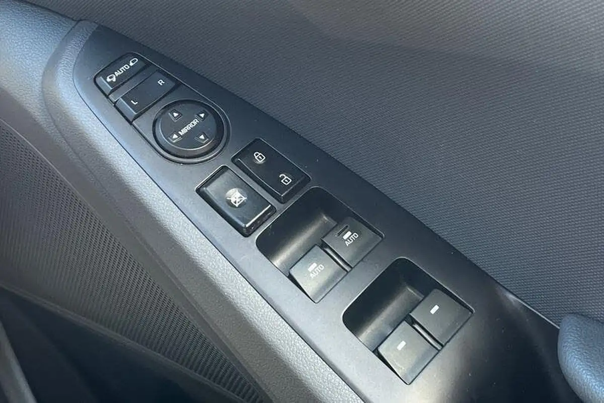 2018-hyundai-ioniq-16-gdi-premium-hybrid-big-15