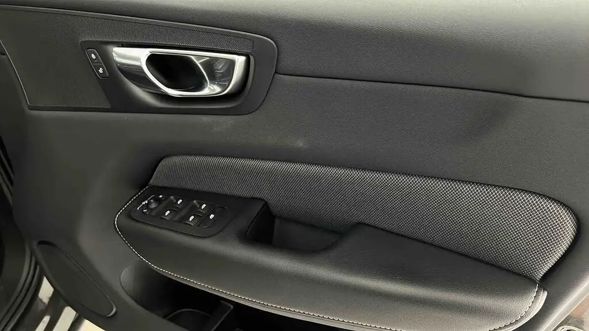 2022-volvo-xc60-20-t6-r-design-350bhp-plug-in-hybrid-big-31
