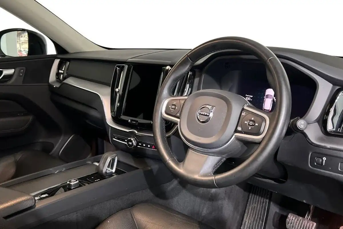 2021-volvo-xc60-20td-b4-momentum-awd-big-8
