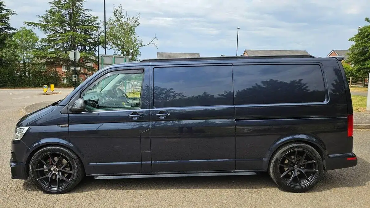 2018-volkswagen-transporter-20bitdi-t30-highline-bmt-swb-panel-van-dsg-big-10