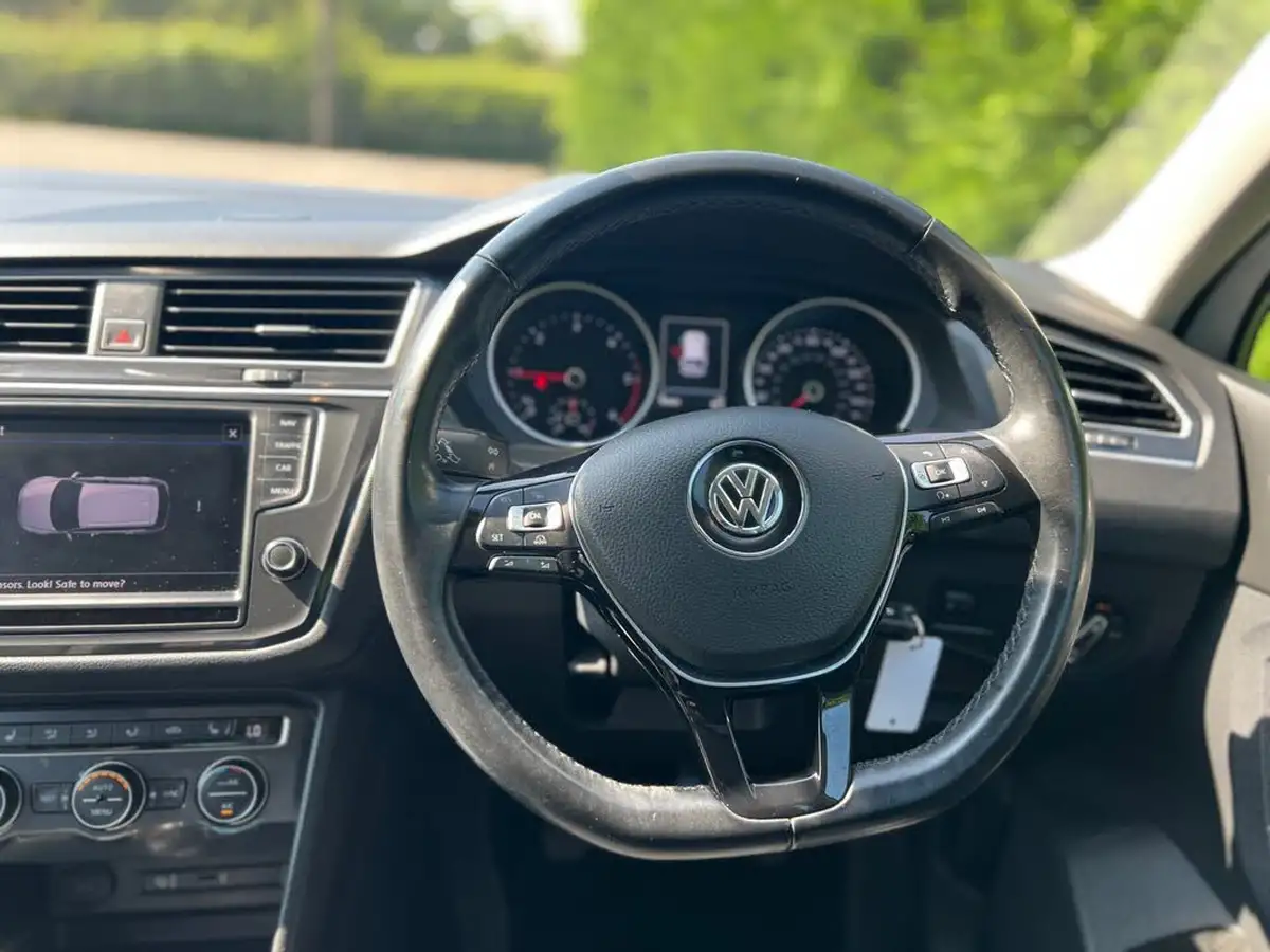 2016-volkswagen-tiguan-20tdi-se-navigation-150ps-4motion-bmt-ss-big-30
