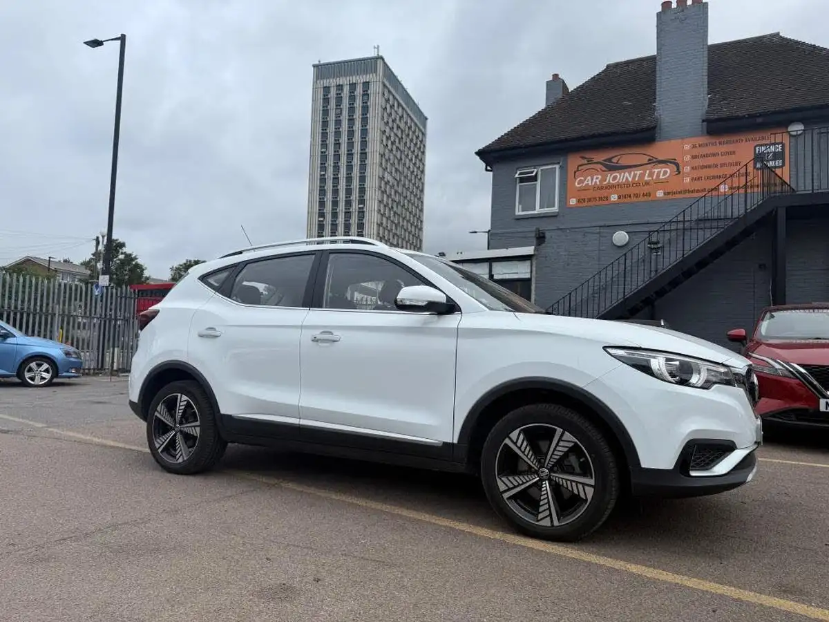 2021-mg-zs-suv-e-exclusive-ev-big-1