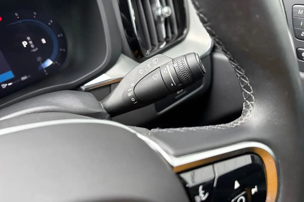 2023-volvo-xc60-20td-b4-plus-big-57