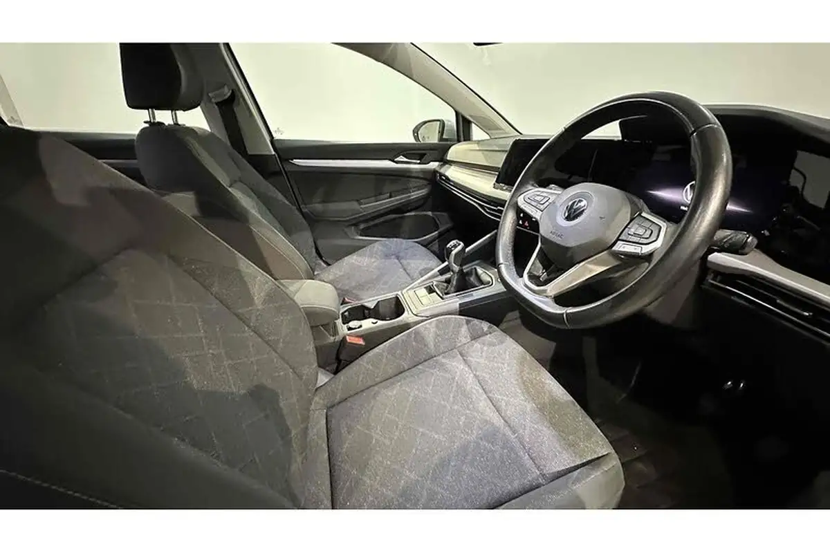 2022-volkswagen-golf-20tdi-life-hatchback-big-24