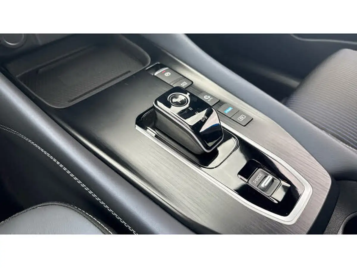 2023-nissan-qashqai-15-tekna-big-12