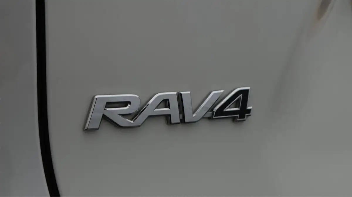 2021-toyota-rav4-25-vvt-i-dynamic-215bhp-big-22