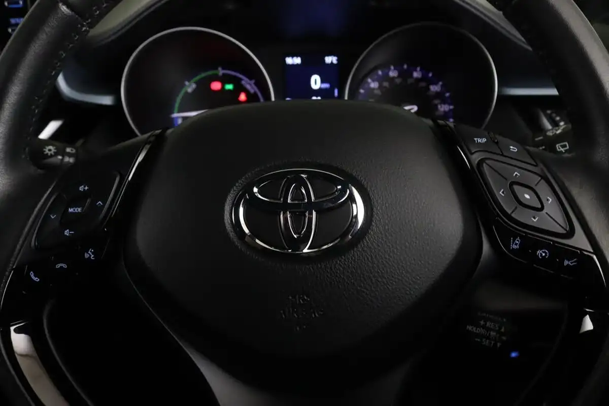 2021-toyota-c-hr-18-vvt-i-design-big-17
