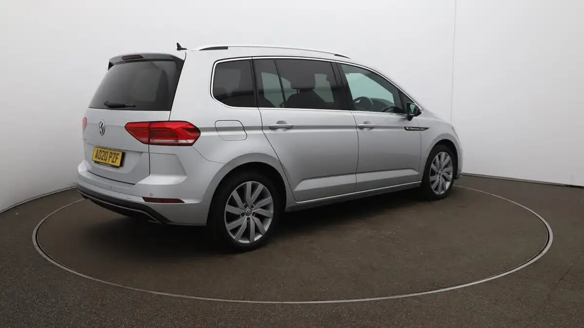 2020-volkswagen-touran-15-tsi-r-line-big-55