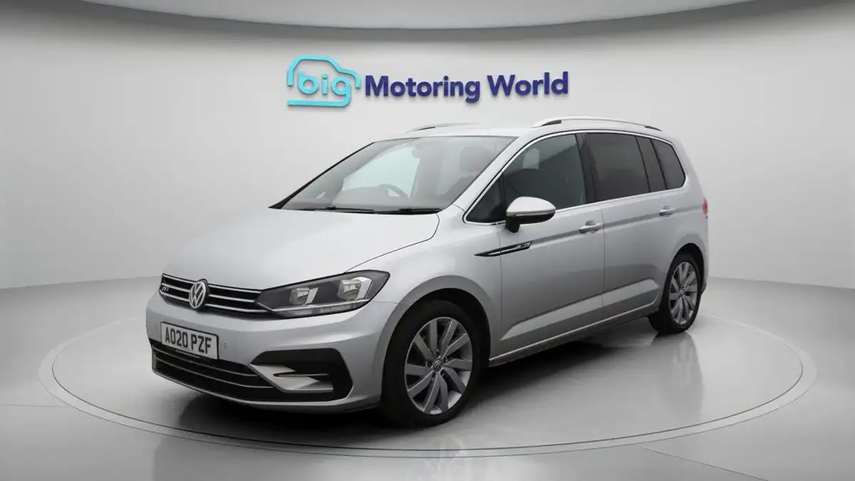 2020-volkswagen-touran-15-tsi-r-line-big-3
