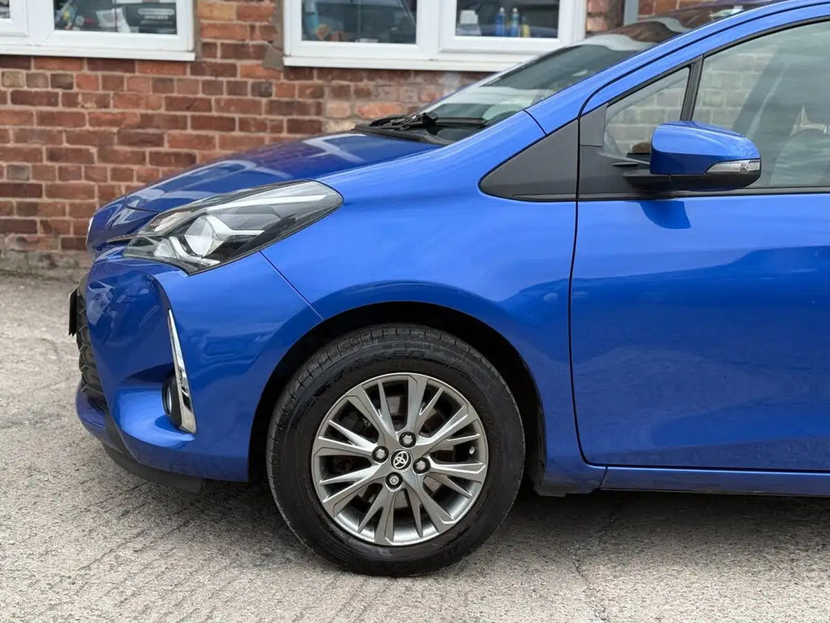 2018-toyota-yaris-15-vvt-i-icon-navi-big-48