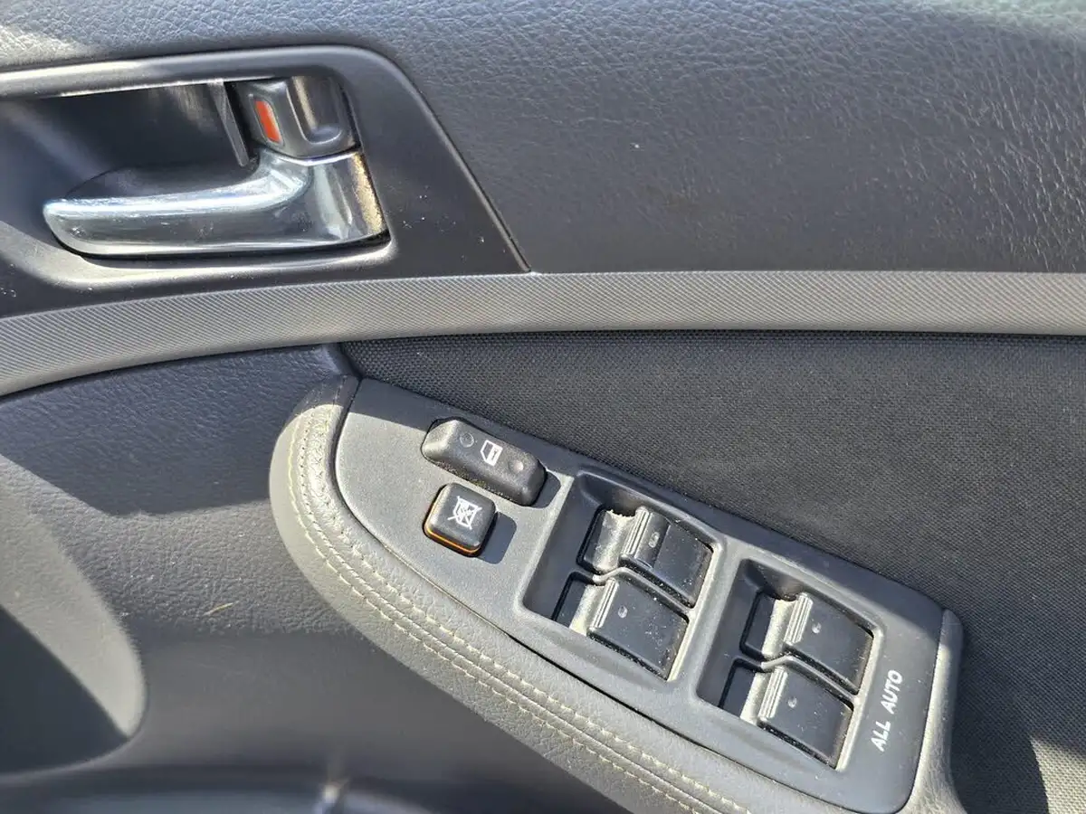 2007-toyota-avensis-20td-tr-estate-5d-big-22