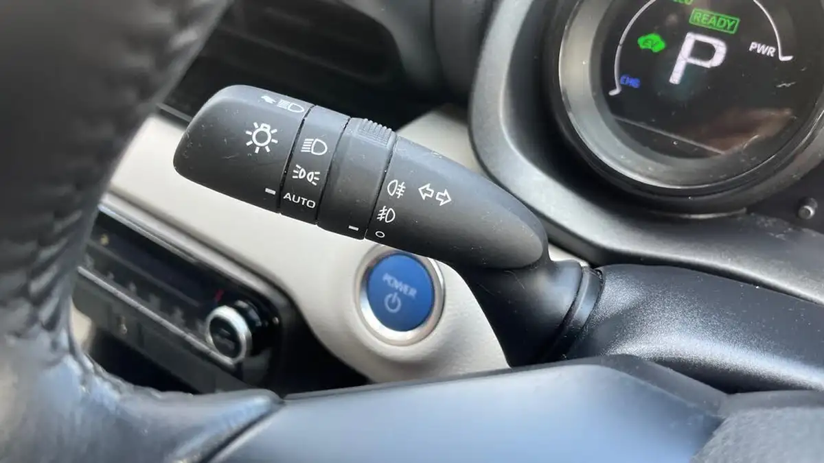 2023-toyota-yaris-15-vvt-i-excel-big-47