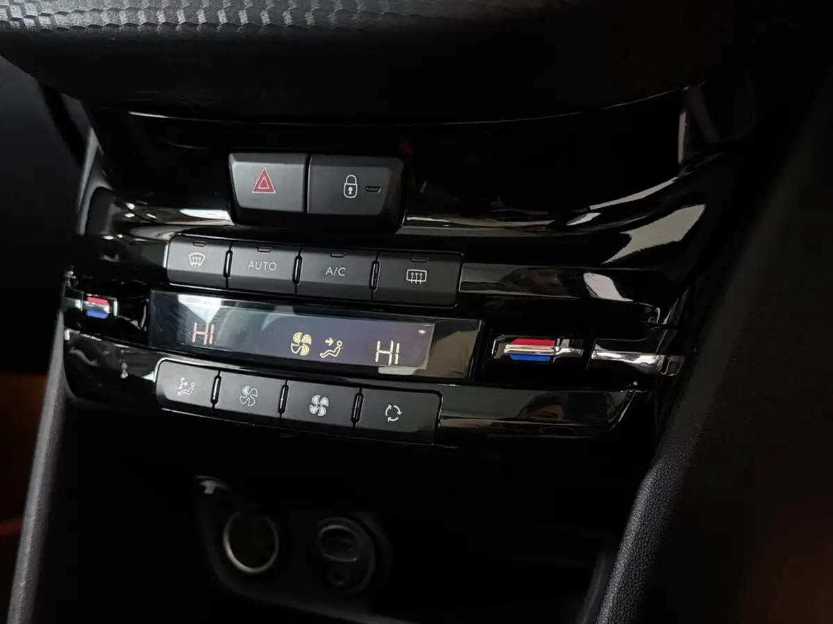 2018-peugeot-2008-suv-12-puretech-gt-line-110bhp-eat6-big-38
