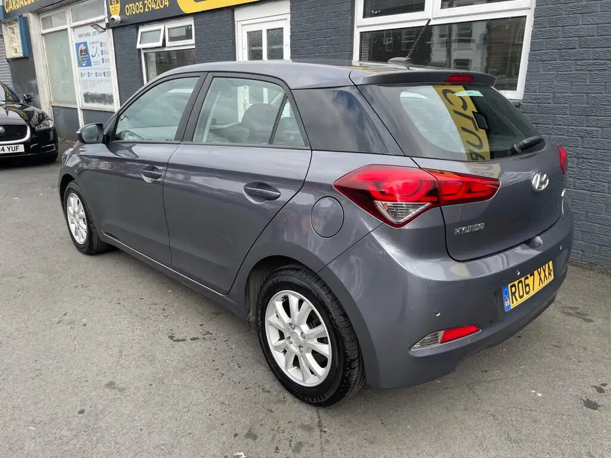 2017-hyundai-i20-12-se-hatchback-5d-big-14