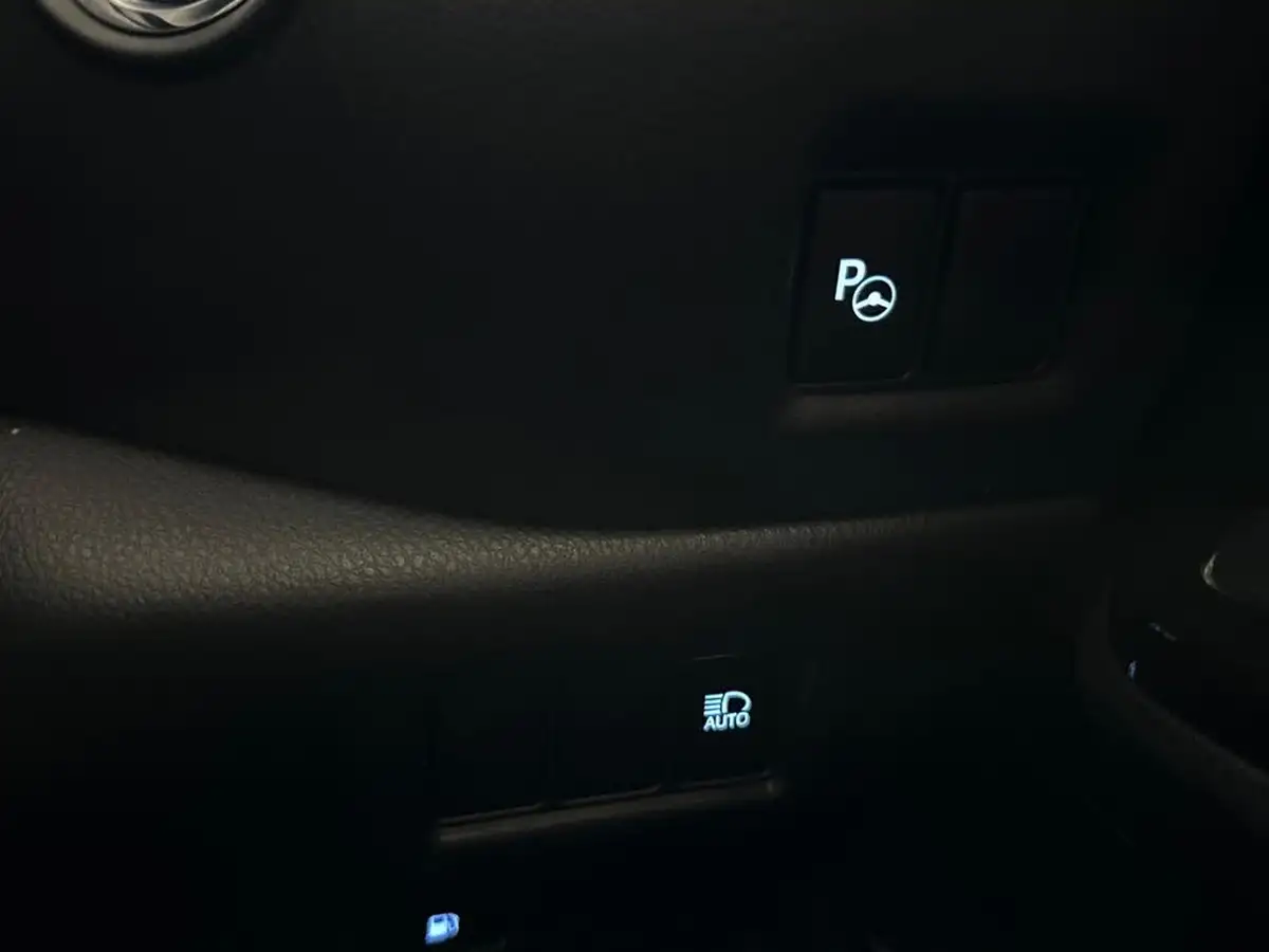 2020-toyota-c-hr-18-vvt-i-dynamic-big-24