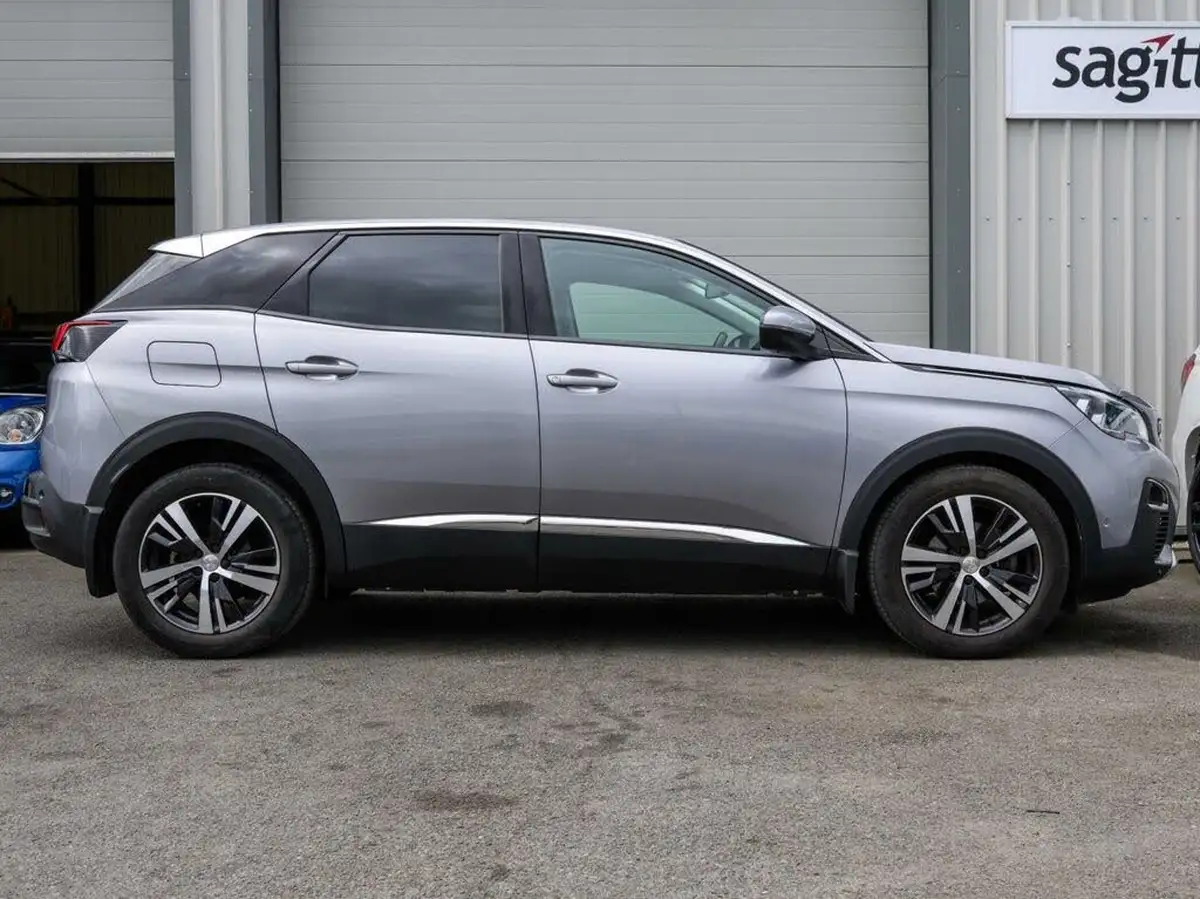 2018-peugeot-3008-suv-12-puretech-allure-eat6-big-4