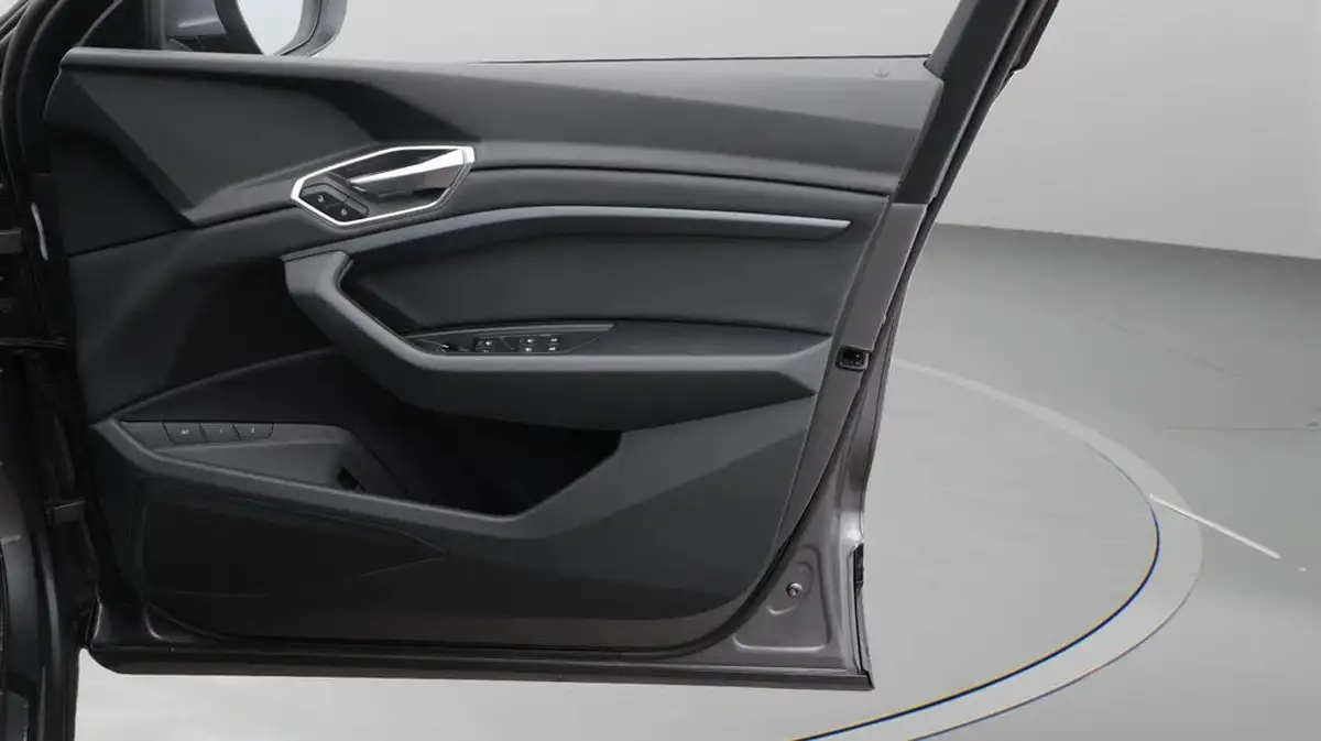 2020-audi-e-tron-50e-technik-big-15