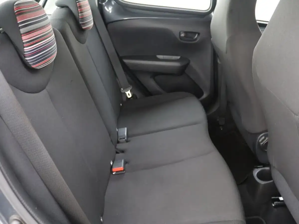 2018-citroen-c1-12-puretech-feel-5d-big-15