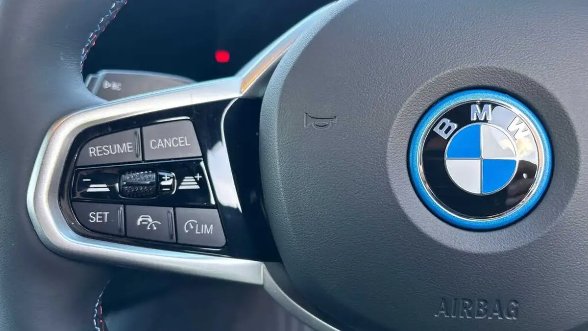 2025-bmw-i4-e-m50-big-21