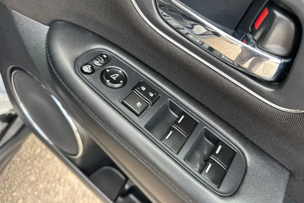 2018-honda-hr-v-16-i-dtec-se-navi-big-37