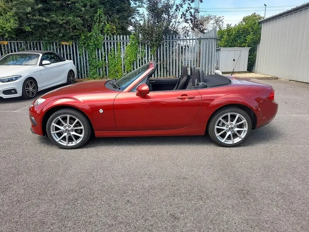 2015-mazda-mx-5-18-se-air-con-big-3