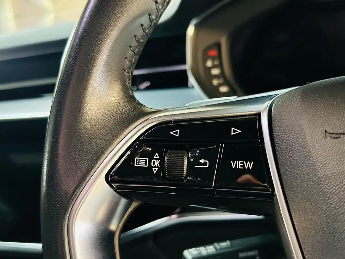 2020-audi-a8-30-55-tfsi-black-edition-big-44
