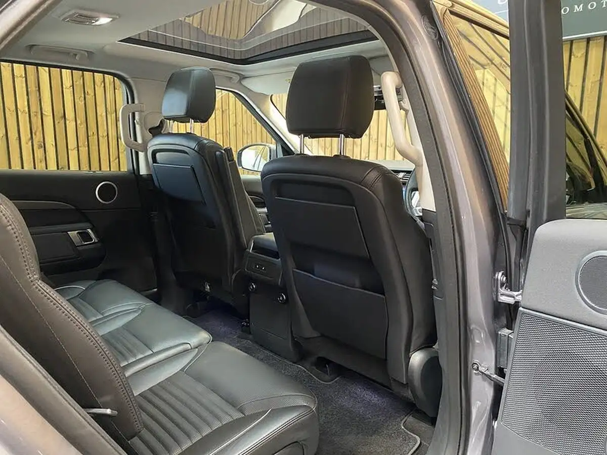2020-land-rover-discovery-30-sd6-hse-big-37
