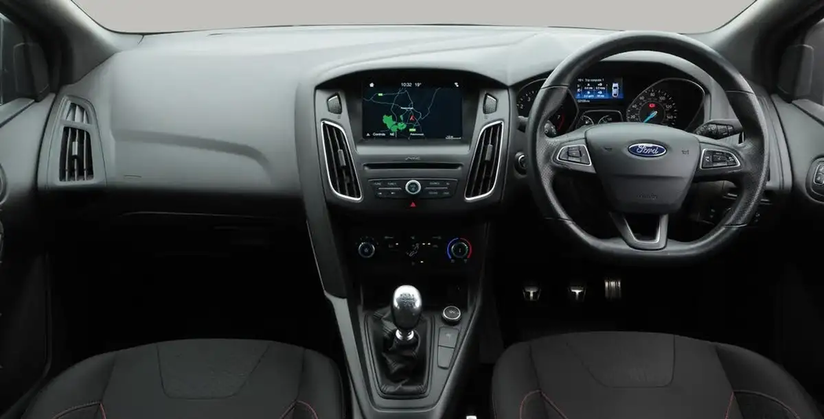2018-ford-focus-10t-st-line-140ps-hatchback-big-13
