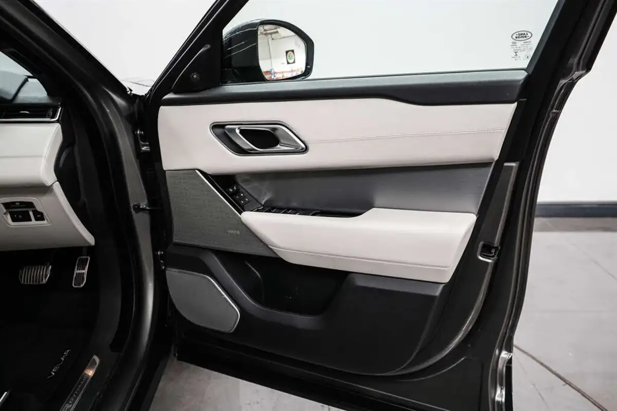 2019-land-rover-range-rover-velar-20-d240-r-dynamic-hse-big-24