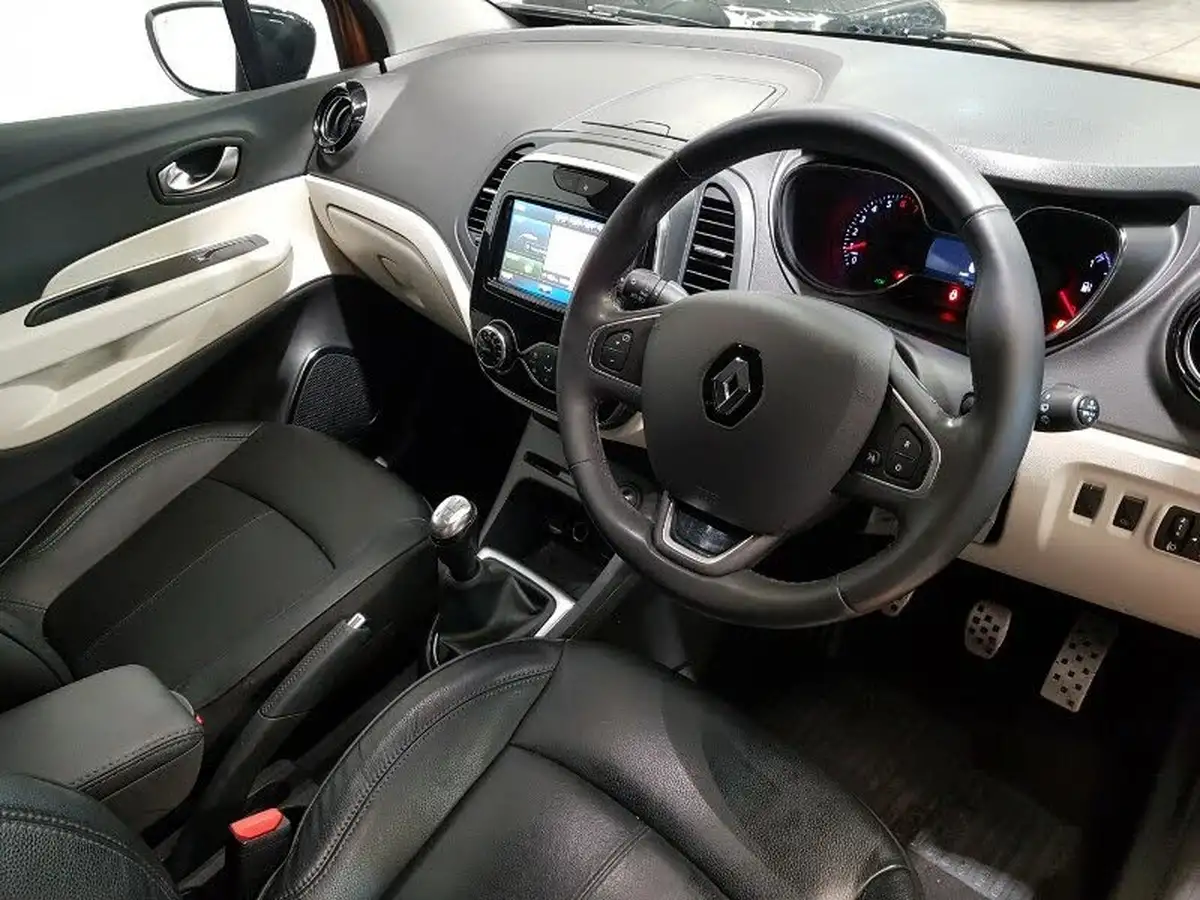 2018-renault-captur-09-tce-gt-line-big-15
