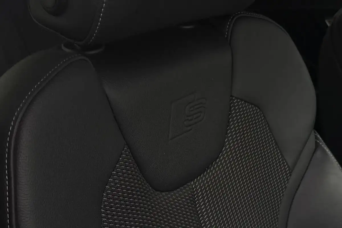 2021-audi-q2-10-30-tfsi-black-edition-big-40