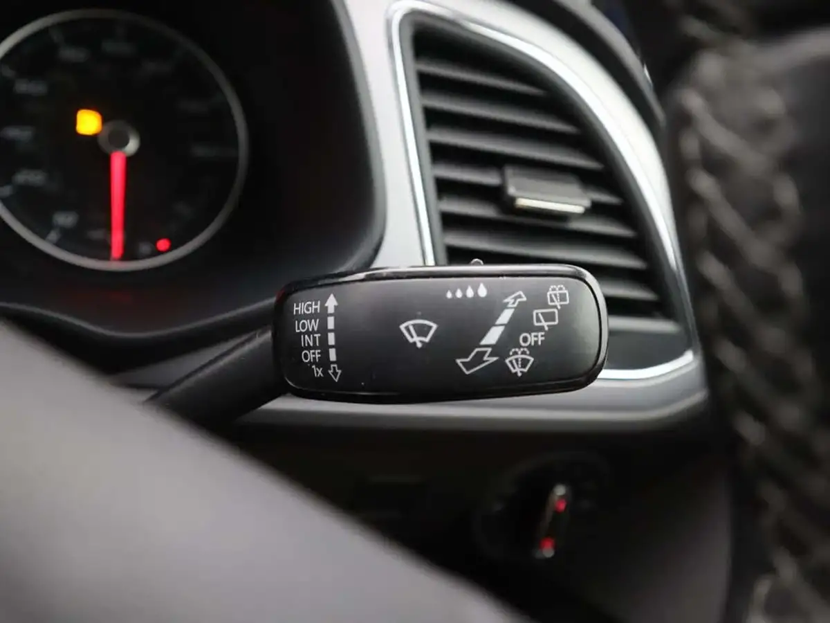 2018-seat-leon-12-tsi-se-dynamic-technology-hatchback-big-30