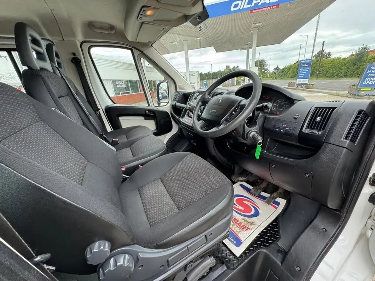 2019-peugeot-boxer-20-bluehdi-335-l3-130bhpeu6-crewcab-dropside-bfb-big-34