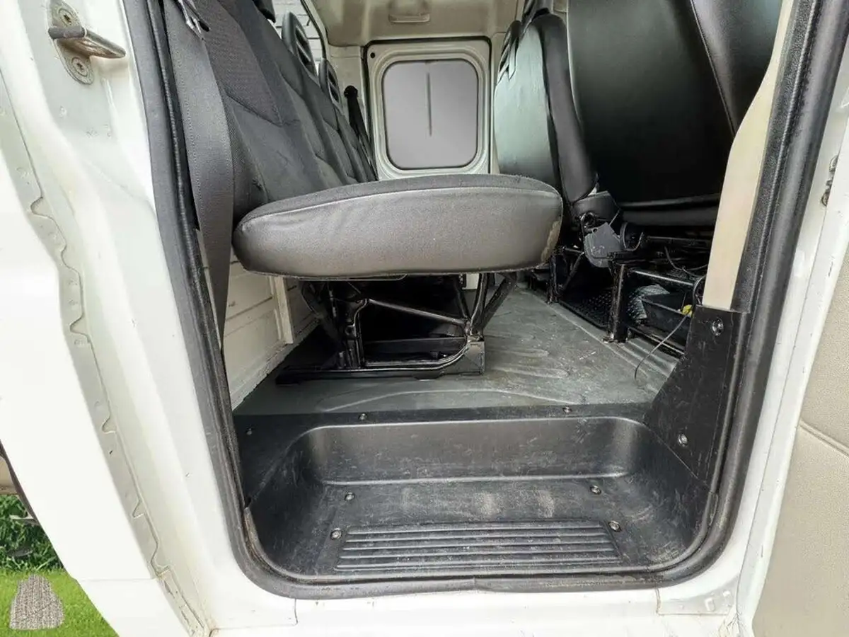 2019-peugeot-boxer-20-bluehdi-335-l3-130bhpeu6-crewcab-dropside-bfb-big-10