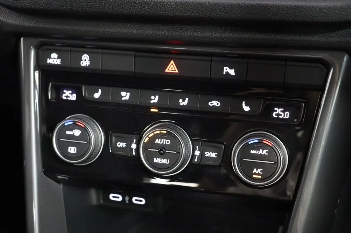 2022-volkswagen-t-roc-20tdi-r-line-evo-big-28