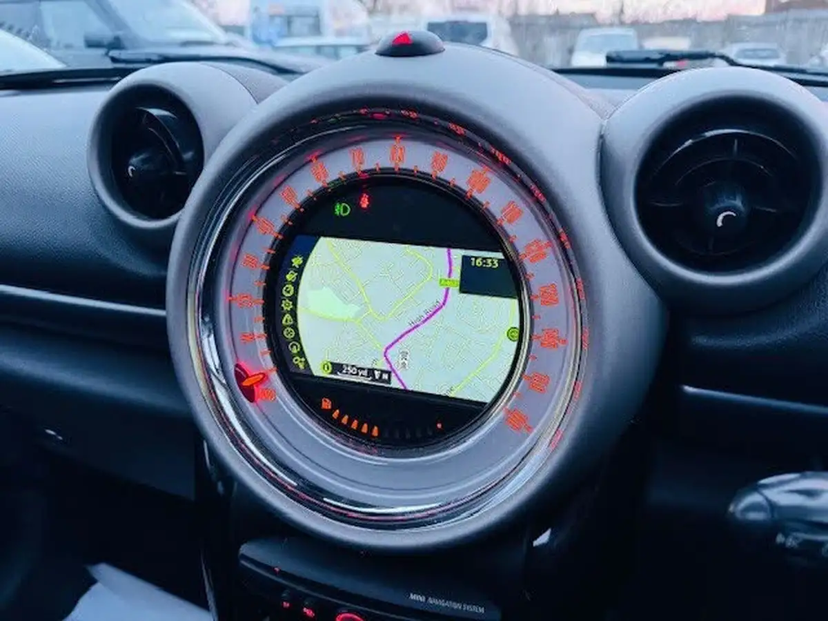 2012-mini-countryman-16-cooper-s-190bhp-all4-big-37