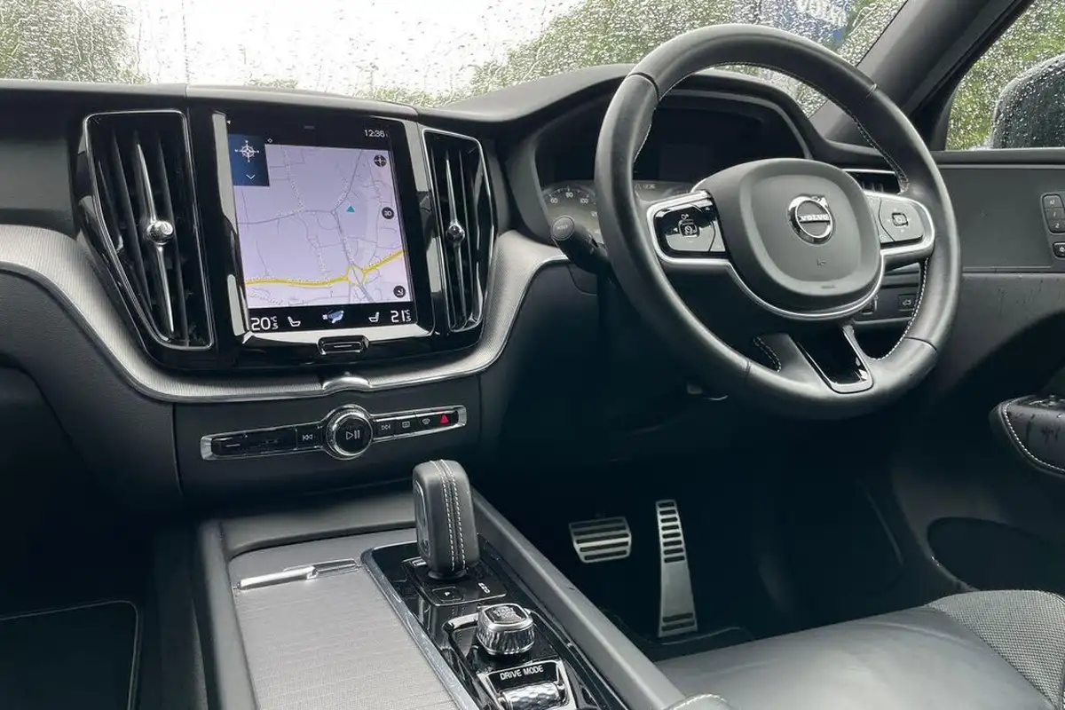 2021-volvo-xc60-20-b5-r-design-big-34