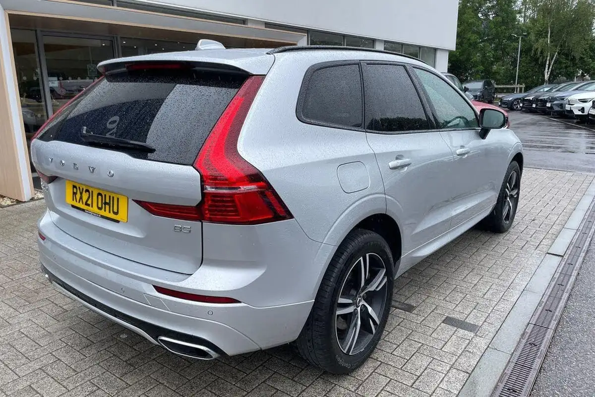 2021-volvo-xc60-20-b5-r-design-big-6