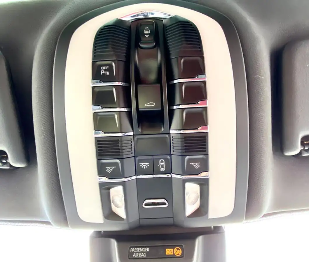 2016-porsche-macan-20-big-34
