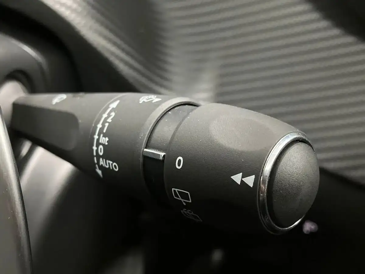 2024-peugeot-2008-suv-12-puretech-allure-130ps-eat8-big-36