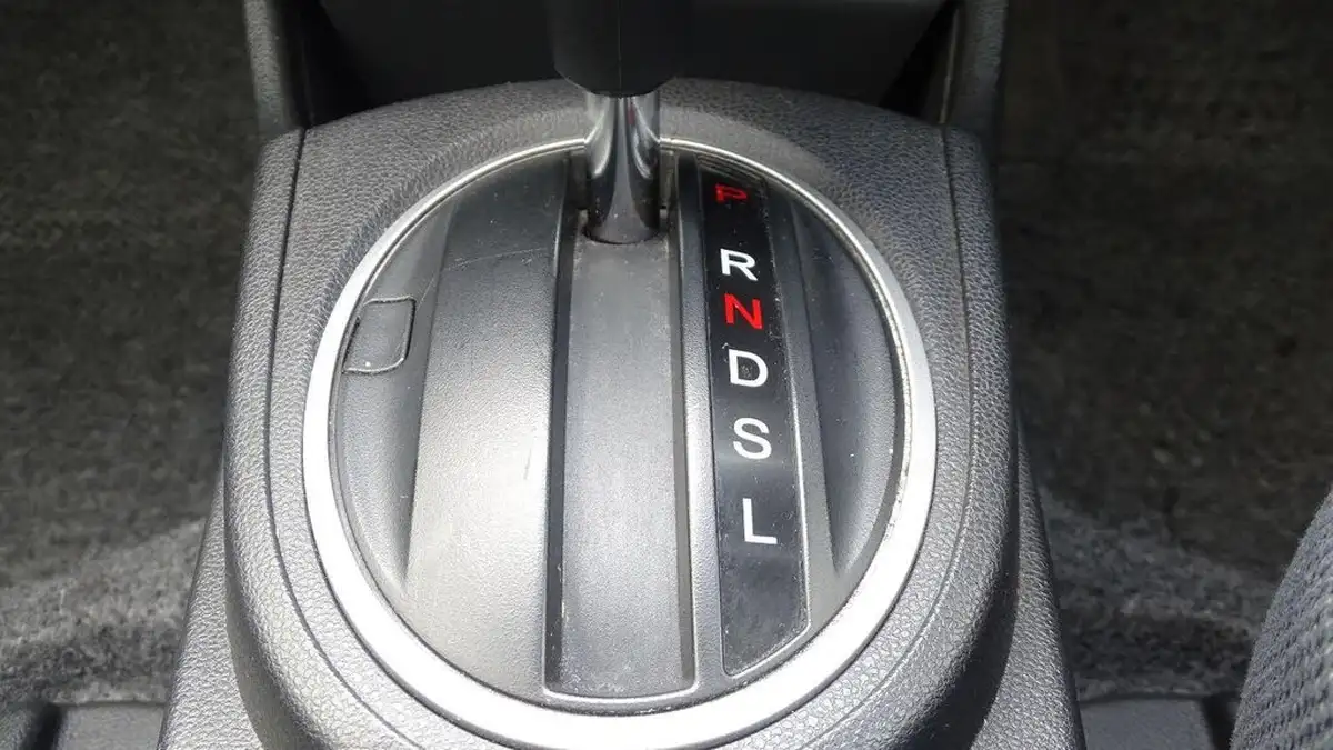 2013-honda-jazz-13-he-big-48