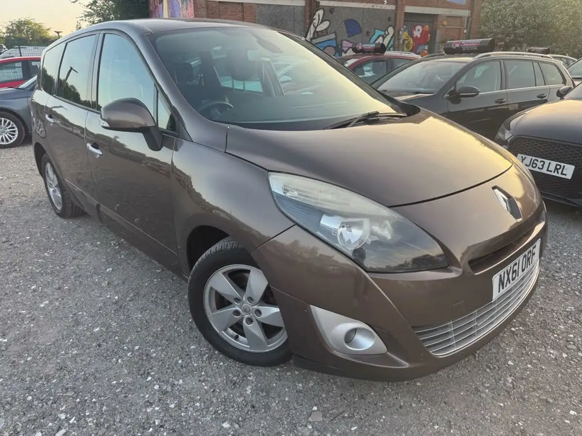 2011-renault-grand-scenic-15td-dynamique-tom-tom-110bhp-big-0