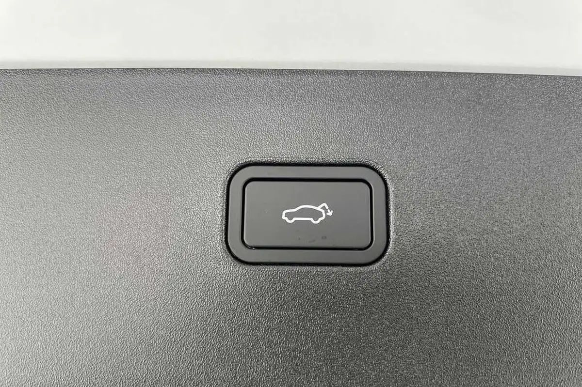2025-volvo-ex30-e-single-motor-plus-extended-range-big-21